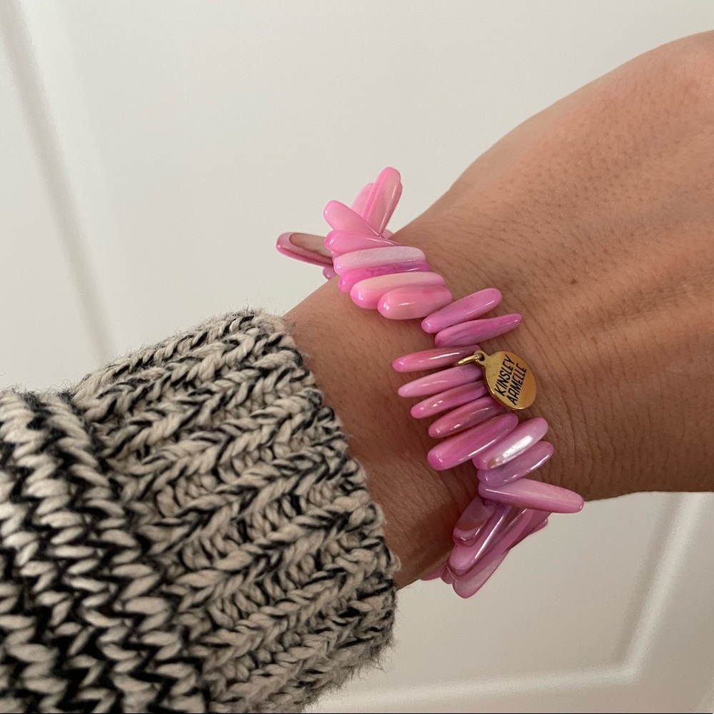 Kinsley Armelle Shell Bracelet-Size Small - Picture 2 of 5